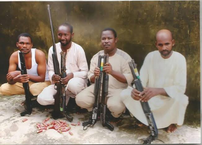 “Once again, 20 travelers have been abducted by gunmen in Ogun. Seems like this is becoming a common occurrence in the area.”  By Abayomi Odunowo.